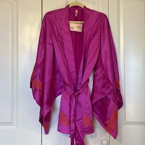 NWT Agent Provocateur Cailine Kimono Small Medium 100% Silk Magenta Purple